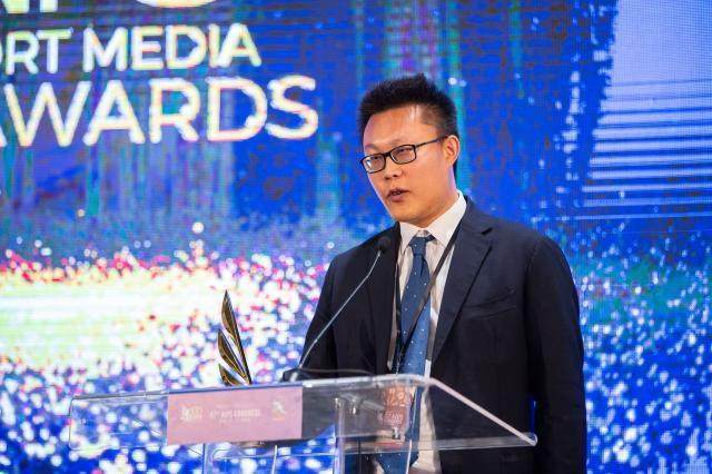 kaiyun-【早报】翻过那座山！郑钦文生涯首胜萨巴伦卡！