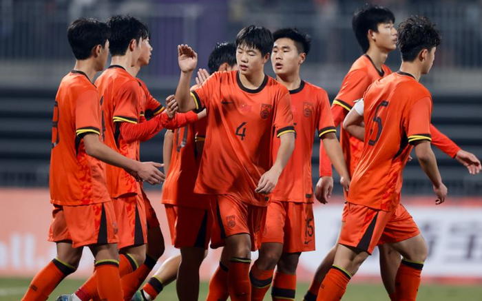 kaiyun-2-0!1-0!恭喜中国队,4胜亚洲冠军,历史首次,冲进世界杯稳了|国足|乌兹别克斯坦队|热身赛|男足|乌兹别克斯坦_新浪体育_新浪新闻