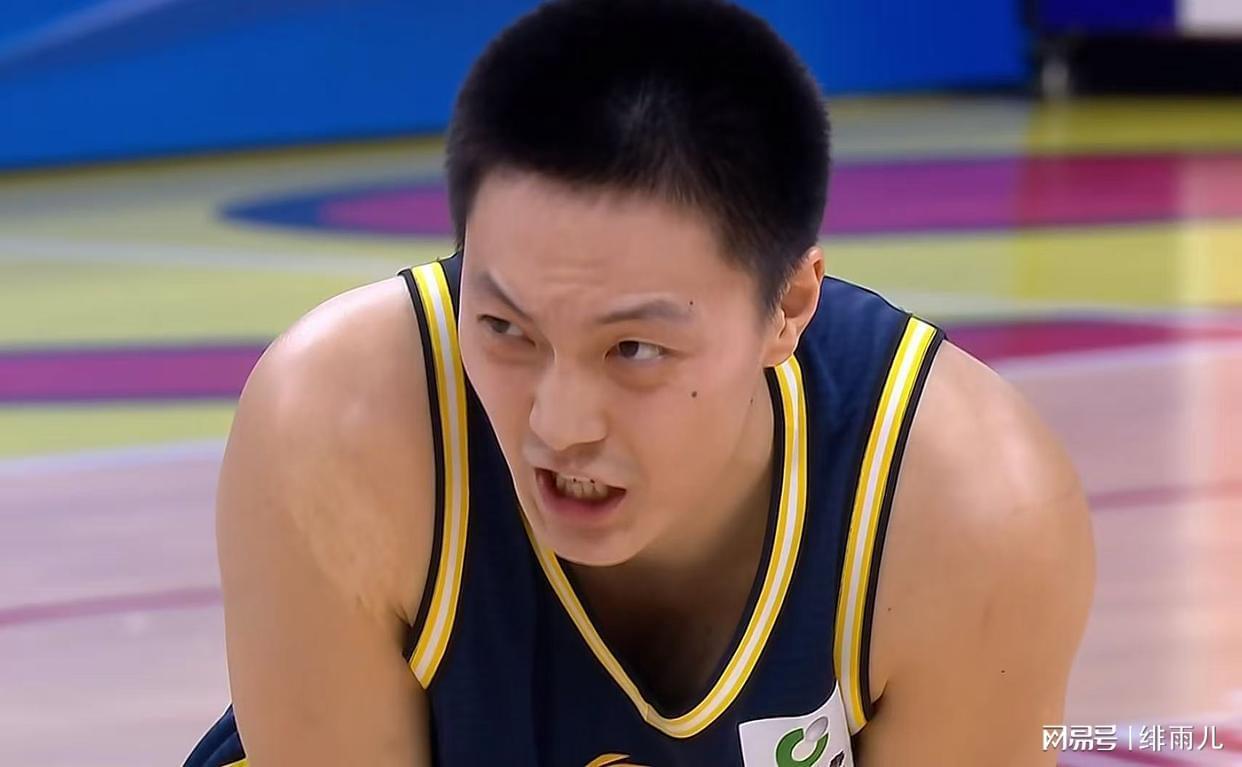 开云登录-广东本赛季离队第一人？萨林杰坑惨杜锋，奎因确认留下！