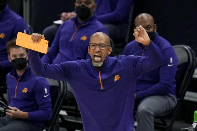 1626067755093064431.jpg 布帅抱怨罚球太少获回报 G3输球蒙蒂火速表达不满